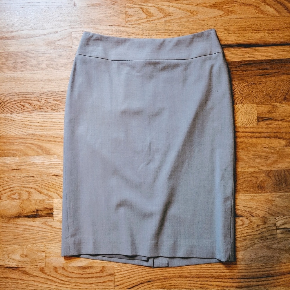Banana Republic gray suit skirt